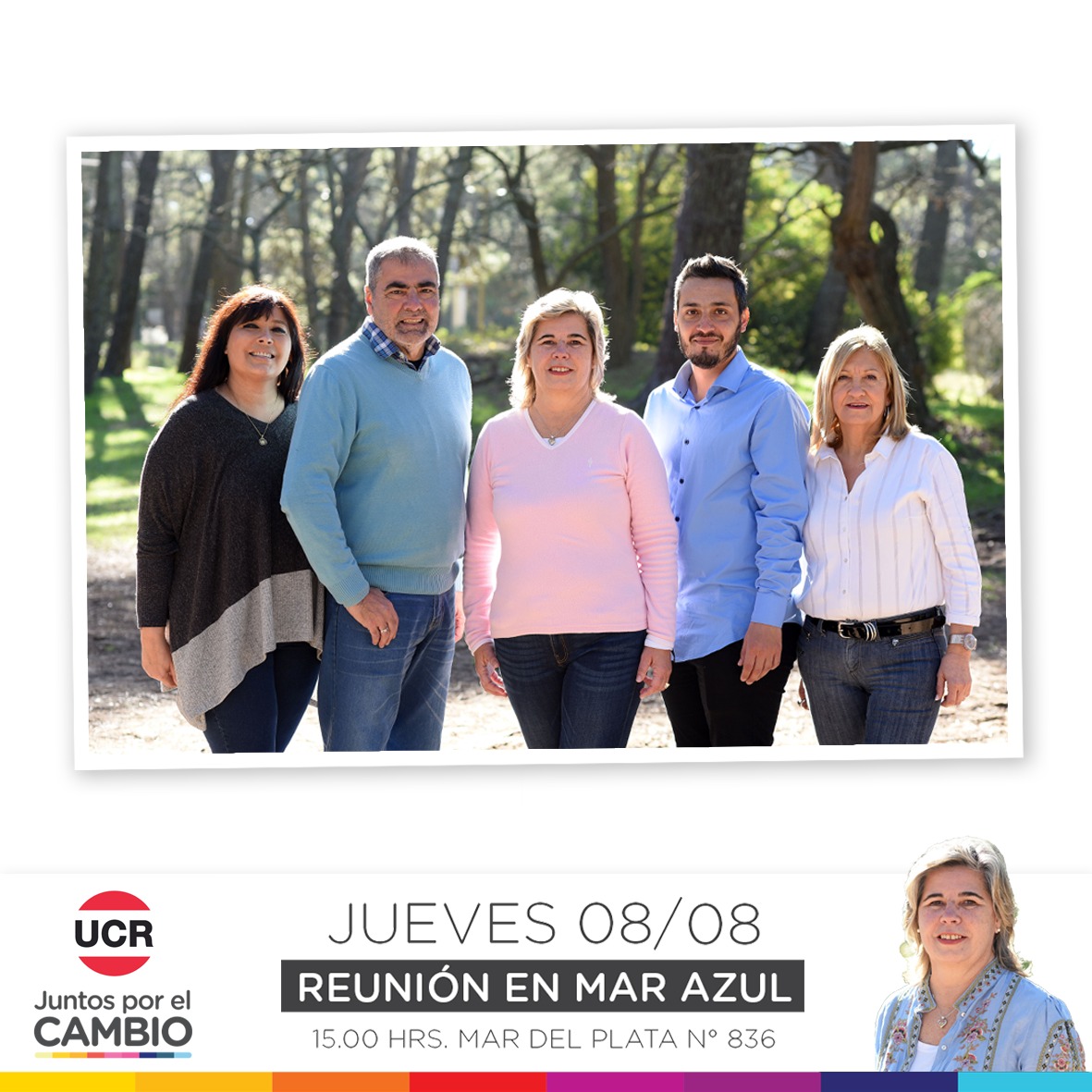 cima en mar azul