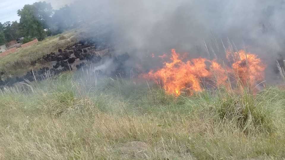 incendio pastizales planta depuradora