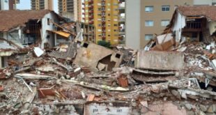 A casi un año del derrumbe del hotel de Villa Gesell, vecinos del edificio contiguo denuncian falta de control y de respuestas
