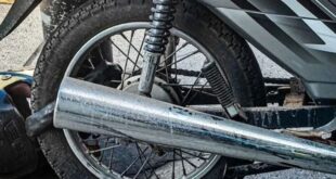 Sanciones más duras por ruidos molestos: las motos con el escape adulterado podrían ser compactadas