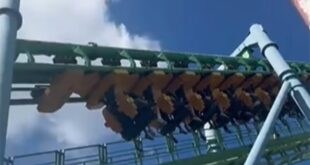 Susto en el Parque de la Costa: se rompió una montaña rusa y más de 20 personas quedaron colgadas