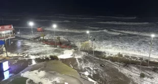 Temporal en la costa bonaerense: el mar avanzó sobre ciudades y hubo olas de más de siete metros
